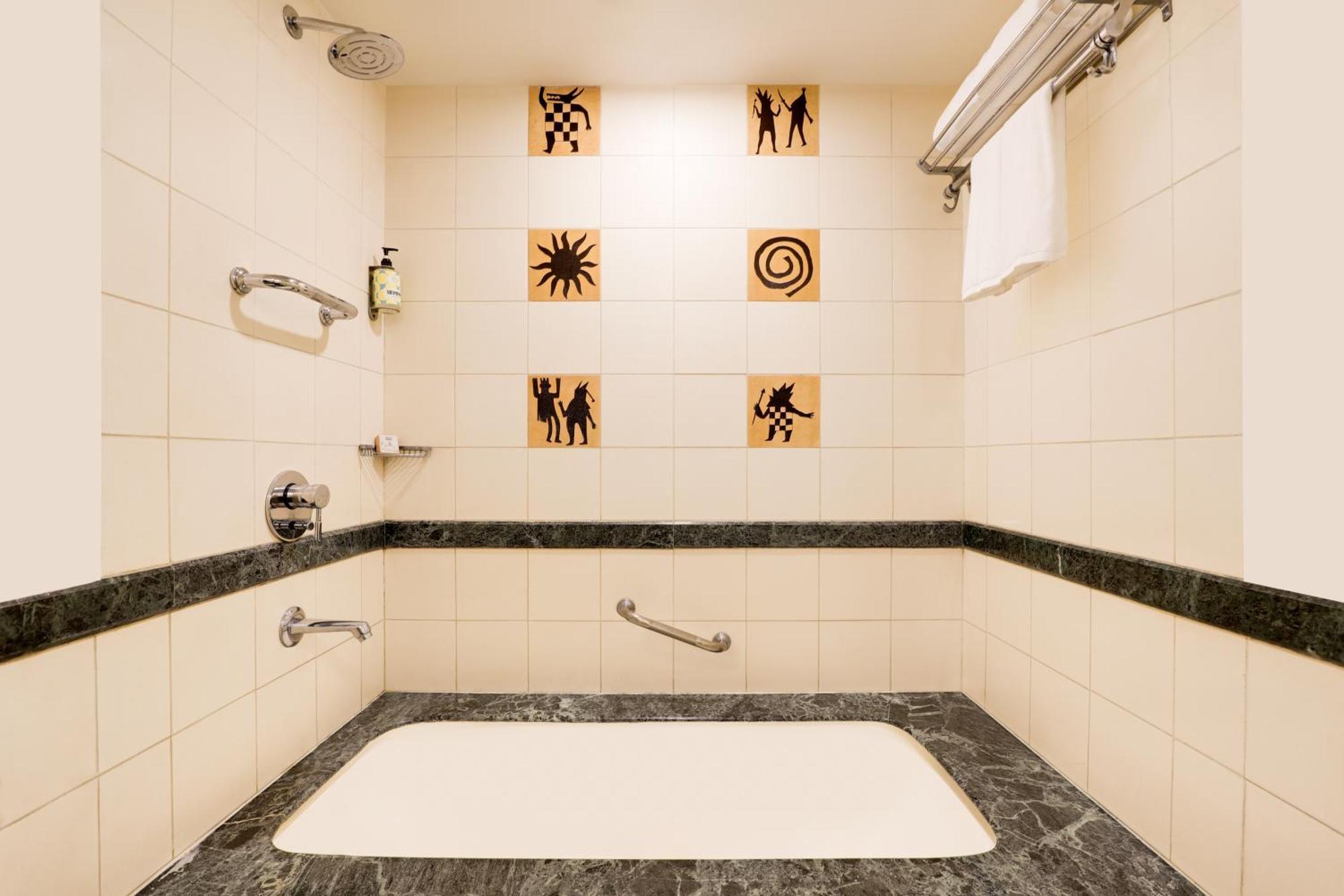 Lemon Tree Hotel, Индаур Экстерьер фото