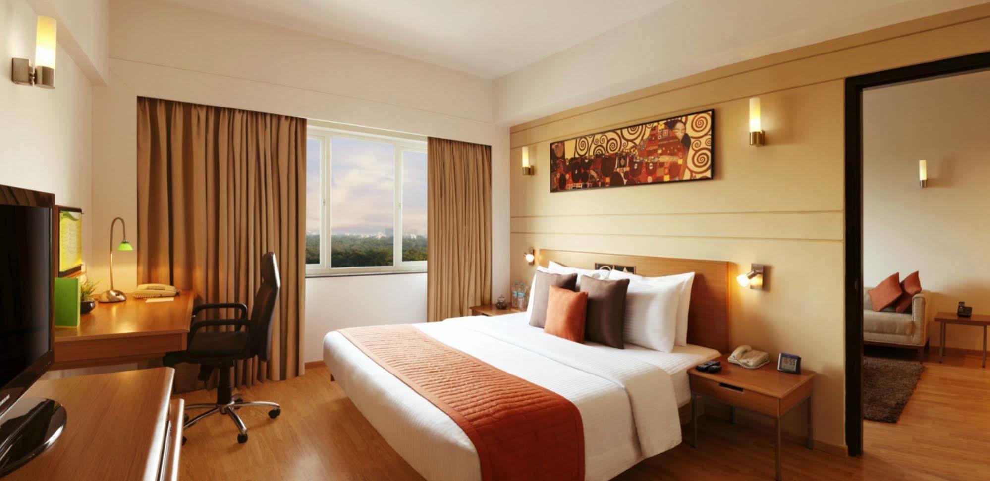 Lemon Tree Hotel, Индаур Экстерьер фото
