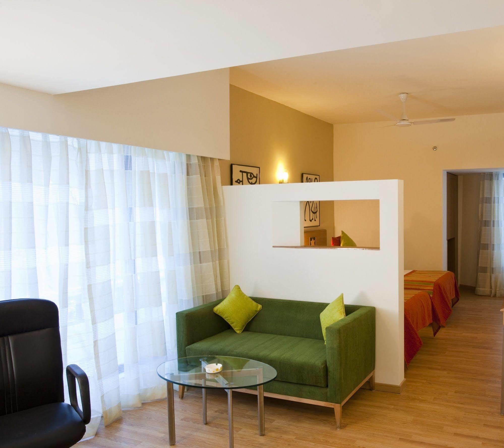 Lemon Tree Hotel, Индаур Экстерьер фото